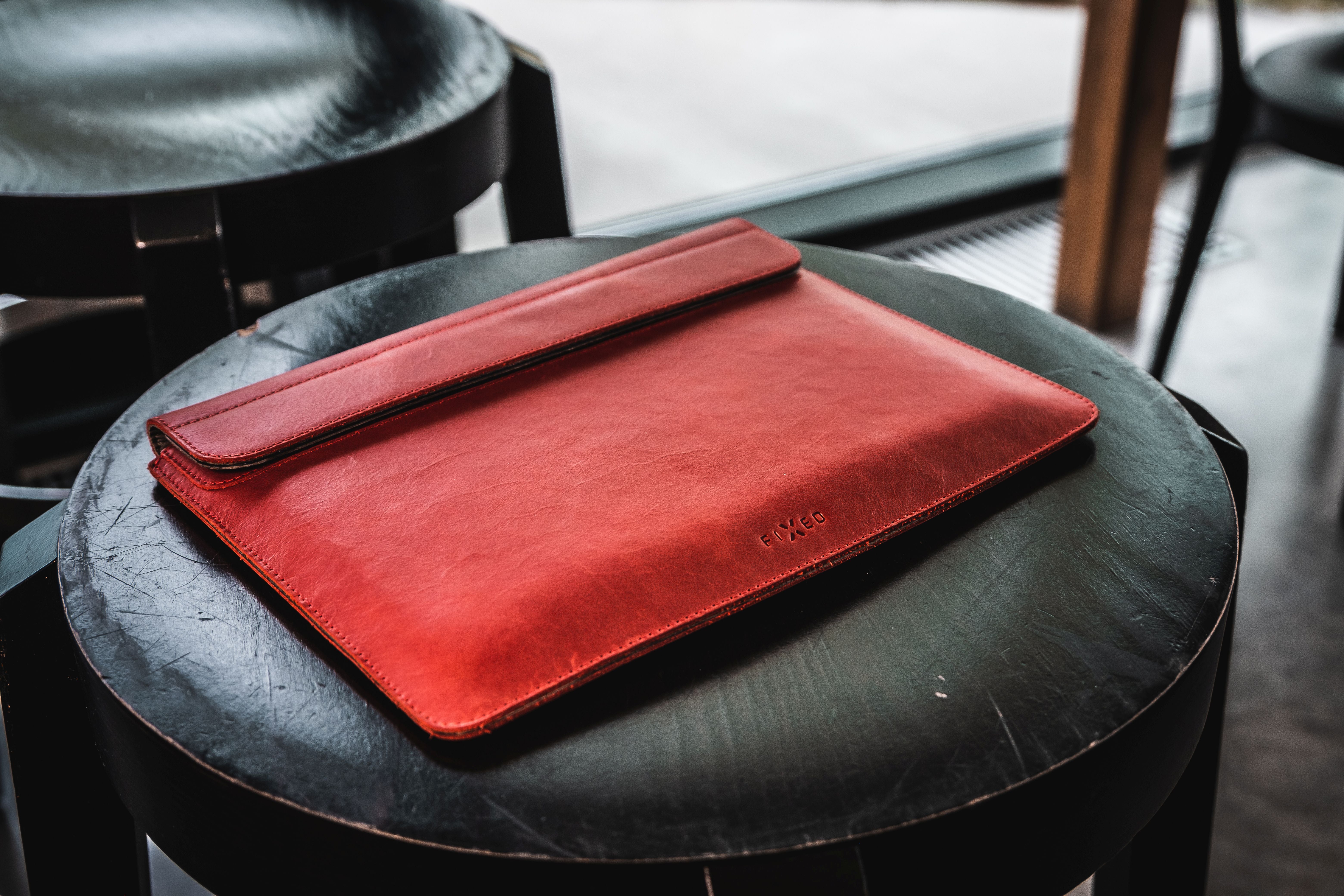 FIXED Oxford for Apple iPad Pro 11" (2018/2020/2021) and iPad Air (2020/2022) with Folio keyboard, red